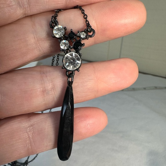 Dainty elegant black chain necklace with rhinestones - Picture 2 of 7